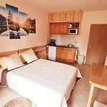 приветливо смарт студио, с изглед към снежанка и писта пампорово-стойките Apartment Stoykite